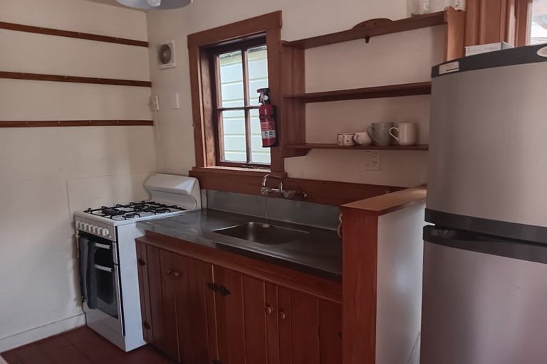 Photo of property in 90 Glenmore Street, Northland, Wellington, 6012