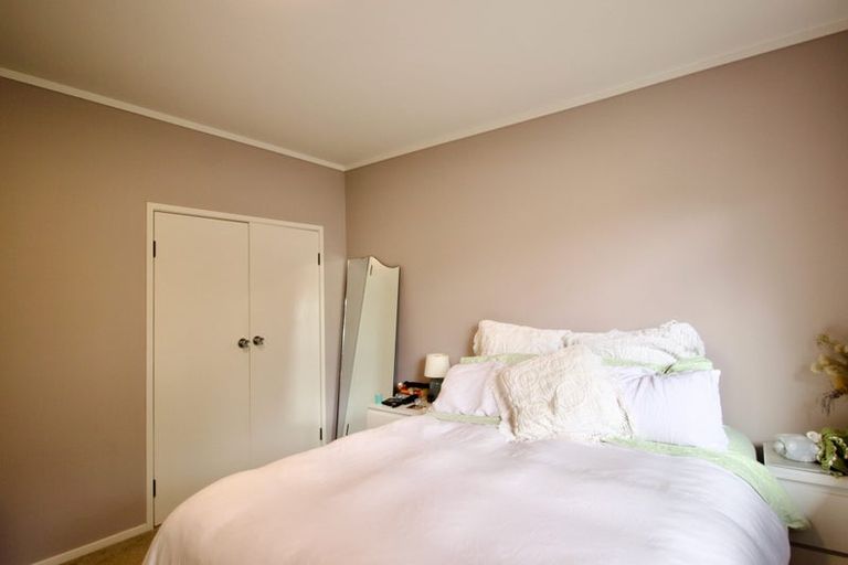 Photo of property in 130 Canongate Street, Birkdale, Auckland, 0626