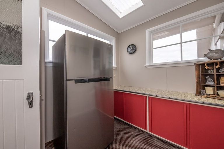 Photo of property in 114 Brougham Street, Westport, 7825