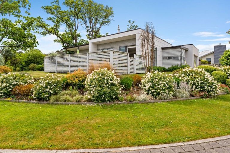 Photo of property in 1 Heathfield Drive, Mosgiel, 9024