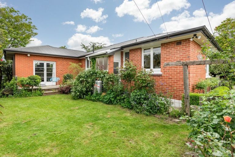 Photo of property in 16 Beaumaris Street, Outram, 9019