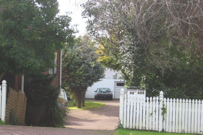 Photo of property in 2/11 Taipari Road, Te Atatu Peninsula, Auckland, 0610