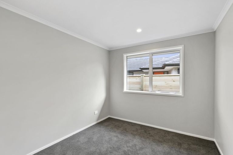Photo of property in 8 Martingale Drive, Whitby, Porirua, 5024