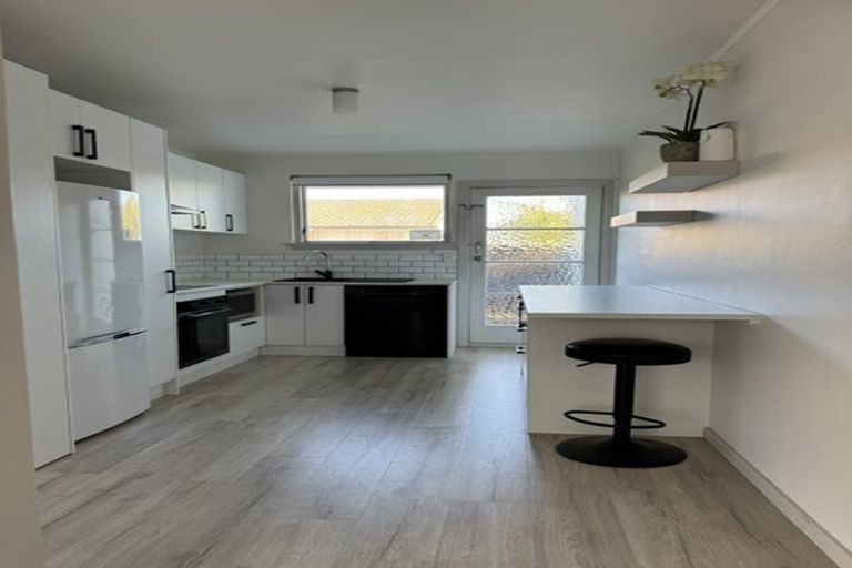 Photo of property in 2/32 Mona Vale Avenue, Riccarton, Christchurch, 8011