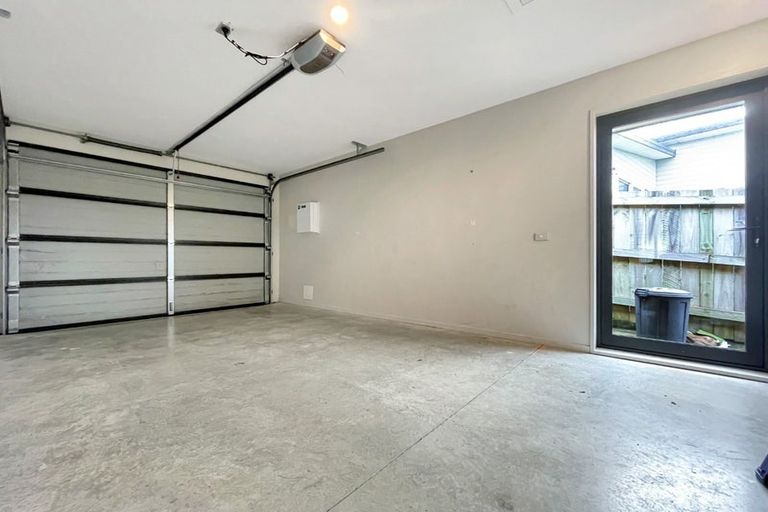 Photo of property in 40 Cresswell Place, Johnsonville, Wellington, 6037