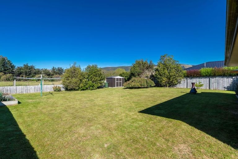 Photo of property in 17 Eric Batchelor Place, Waimate, 7924