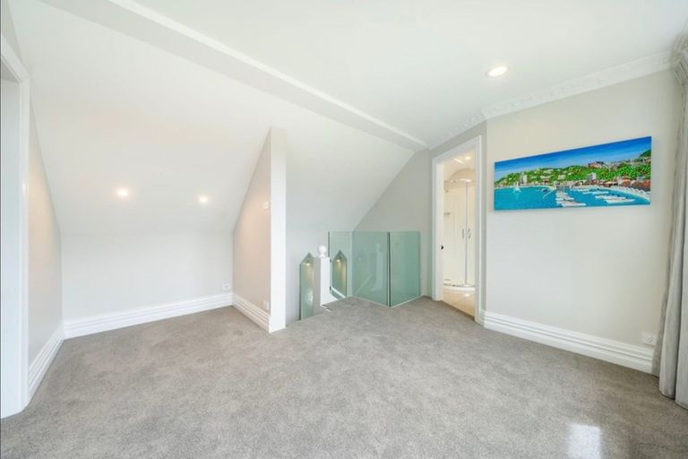 Photo of property in 29 Padnell Crescent, Paparangi, Wellington, 6037