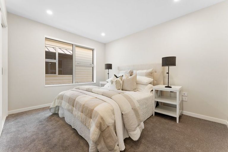 Photo of property in 49 Chamberlain Road, Massey, Auckland, 0614