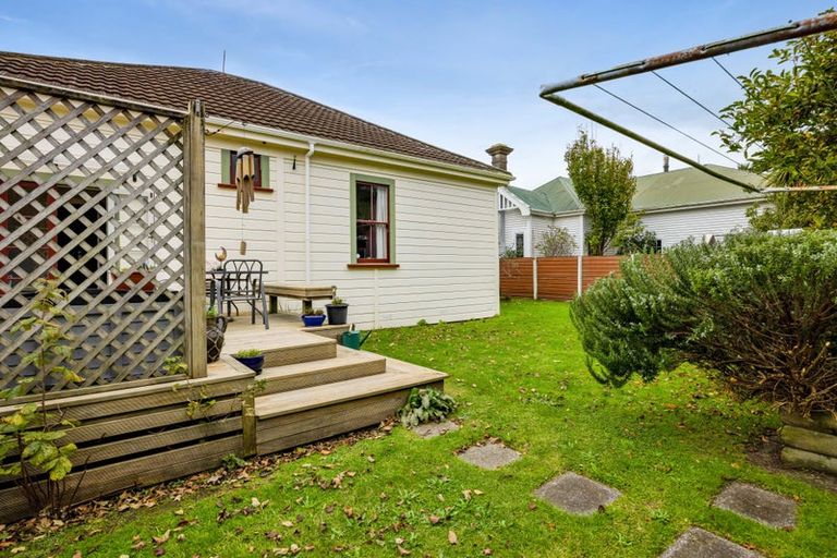 Photo of property in 237 South Road, Hawera, 4610