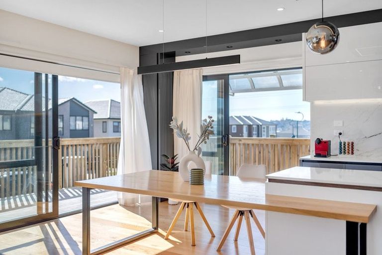 Photo of property in 80 Drumbuoy Drive, Flat Bush, Auckland, 2019