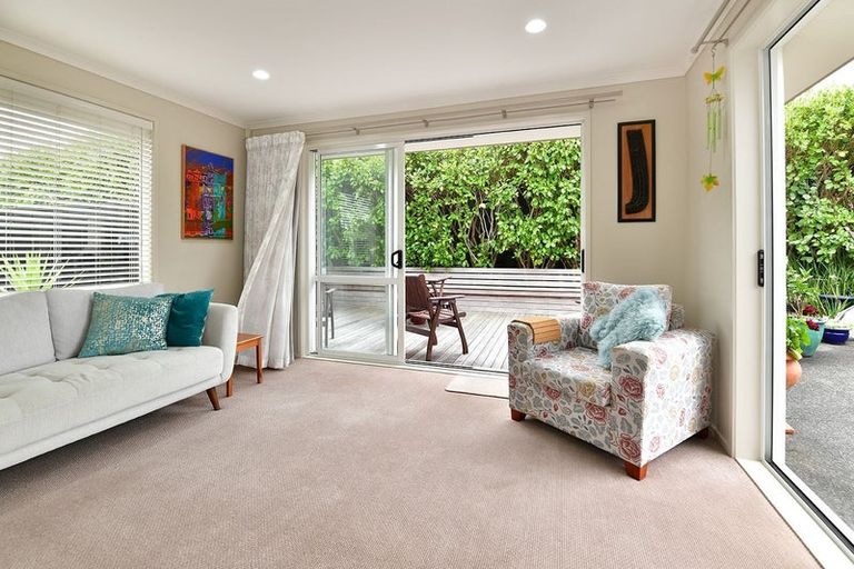 Photo of property in 1 Flavell Drive, Orewa, 0931