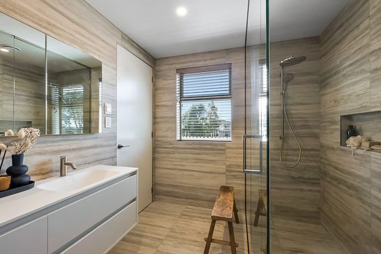 Photo of property in Mangorei Road, Strandon, 4312