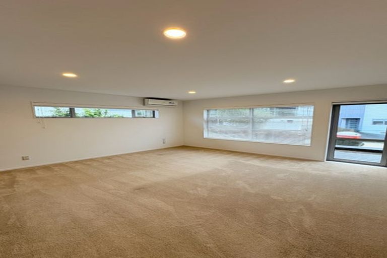 Photo of property in 7 Zara Court, Windsor Park, Auckland, 0632