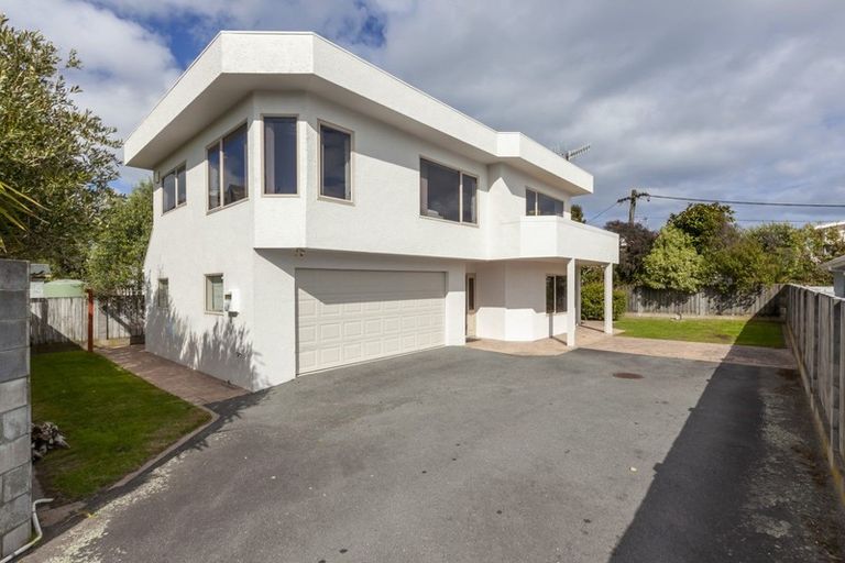 Photo of property in 118a Seaview Road, Paraparaumu Beach, Paraparaumu, 5032