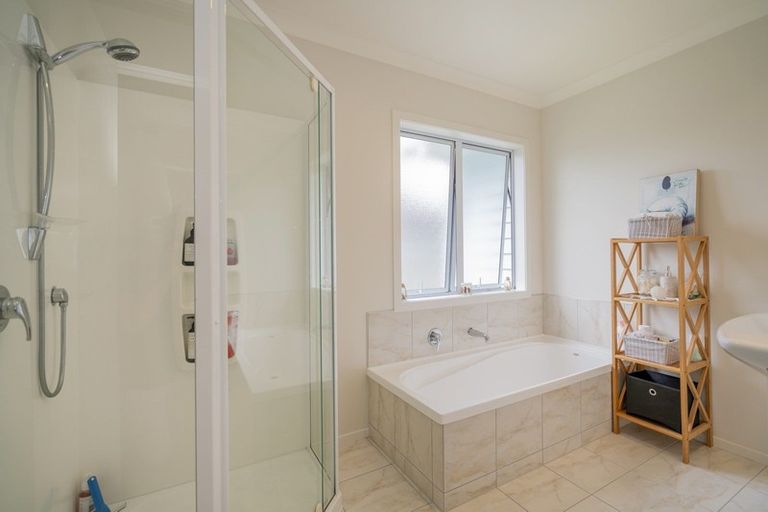 Photo of property in 3 Mermaid Place, Whitianga, 3510