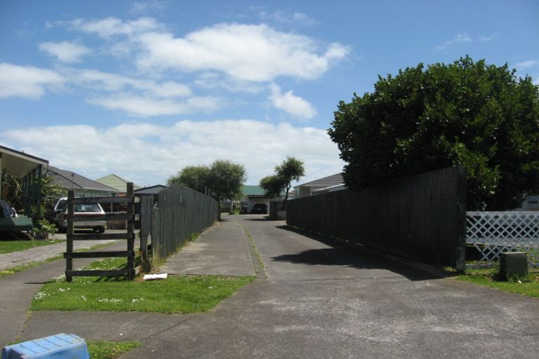Photo of property in 31a Dungarvon Place, Clendon Park, Auckland, 2103