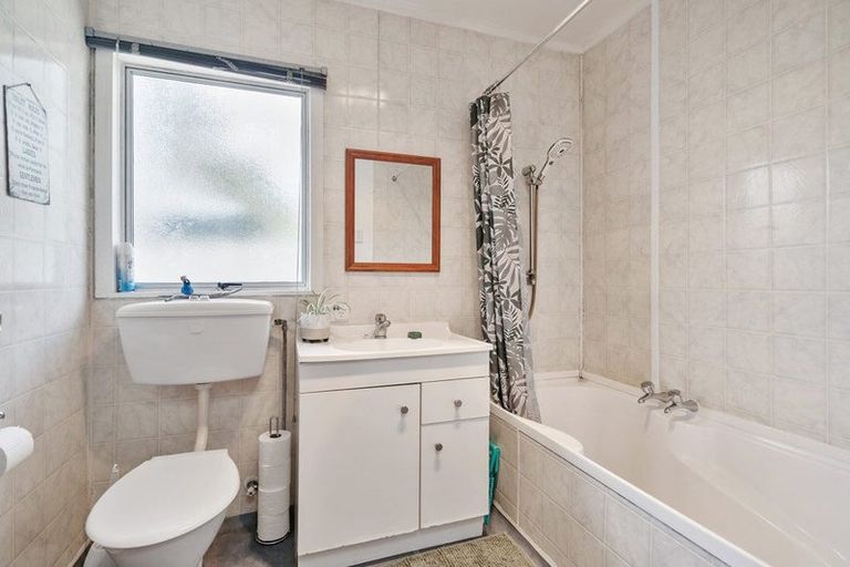 Photo of property in 6 Glover Place, Onerahi, Whangarei, 0110