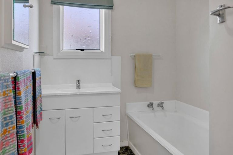Photo of property in 7 Caplen Street, Hawera, 4610