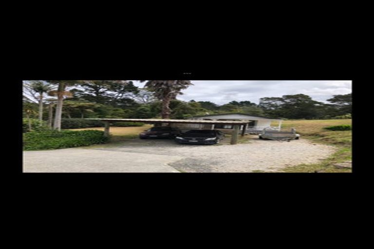 Photo of property in 15 Waitakere Road, Waitakere, Auckland, 0816