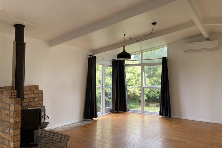 Photo of property in 41 Royal View Road, Te Atatu South, Auckland, 0610