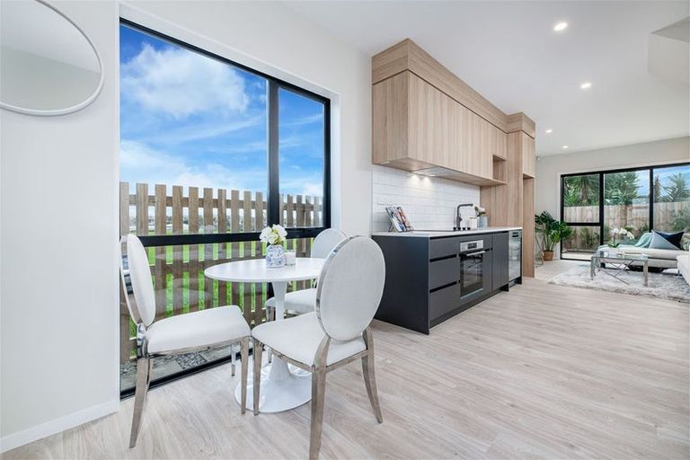 Photo of property in 6/644 Te Atatu Road, Te Atatu Peninsula, Auckland, 0610