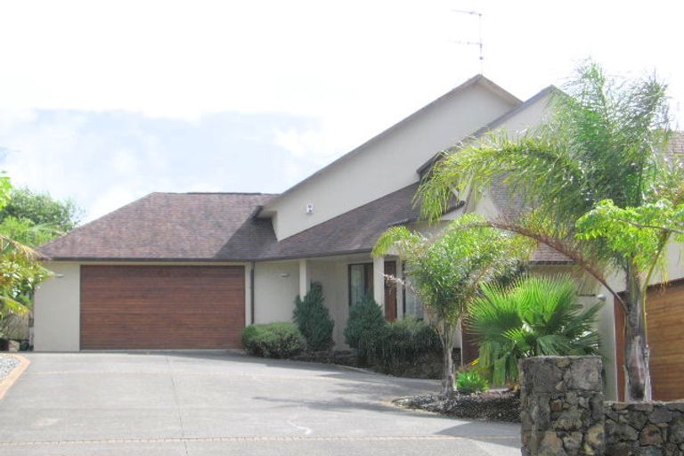 Photo of property in 2/2 Carrowmore, Pinehill, Auckland, 0632