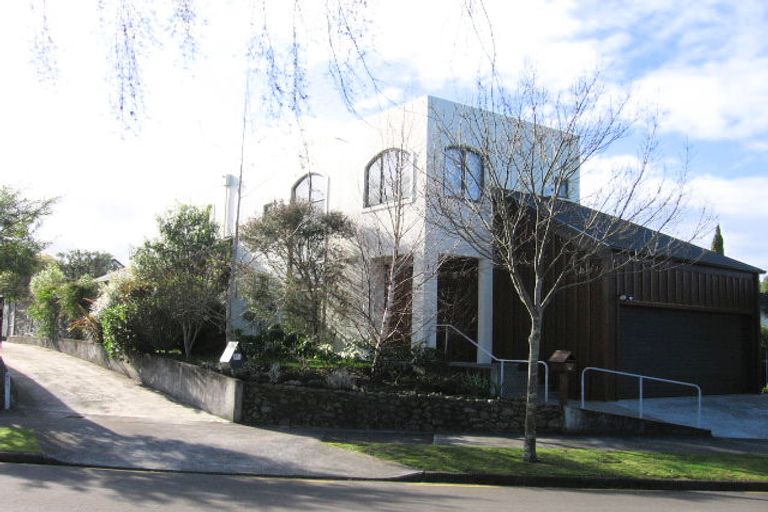 Photo of property in 20a Montgomery Terrace, Hokowhitu, Palmerston North, 4410
