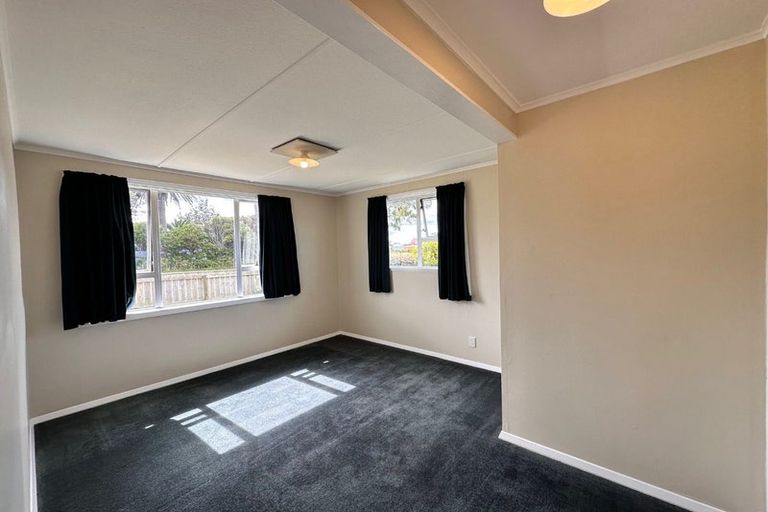 Photo of property in 27 Wilson Street, Waverley, 4510