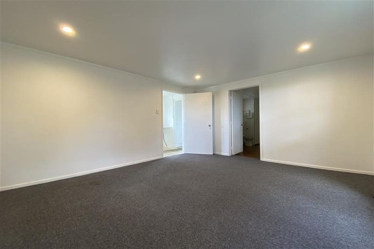 Photo of property in 165 Waimumu Road, Massey, Auckland, 0614