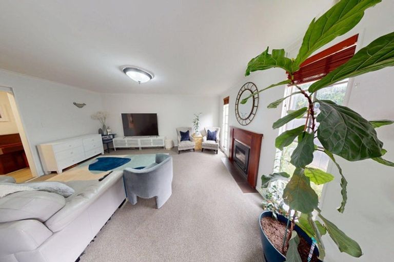 Photo of property in 12 Grange Place, Milson, Palmerston North, 4414