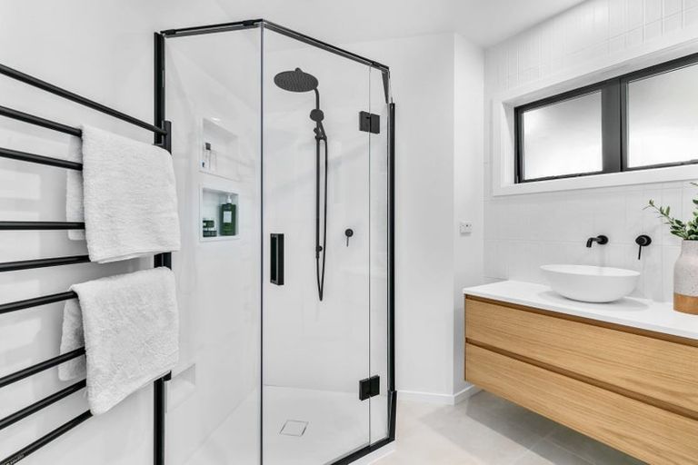 Photo of property in 17 Hinau Street, Woburn, Lower Hutt, 5010