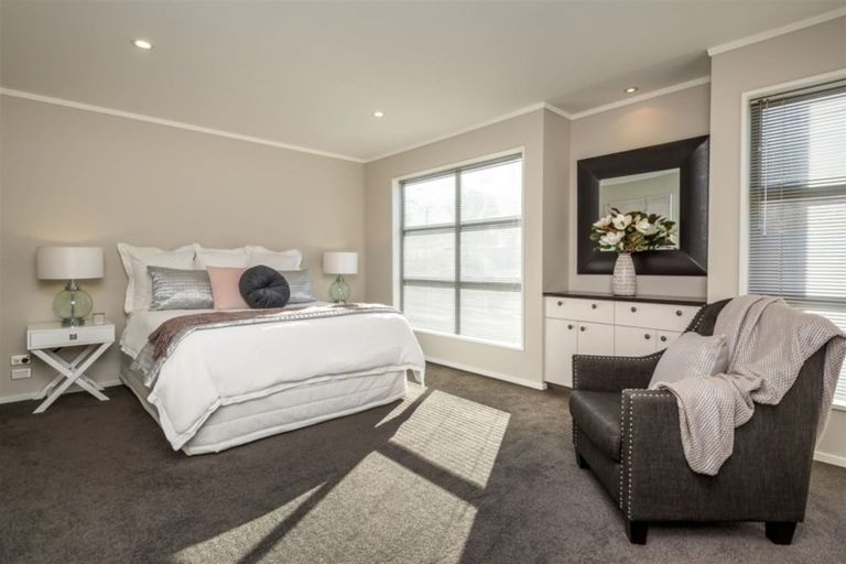 Photo of property in 142 Holly Road, St Albans, Christchurch, 8014