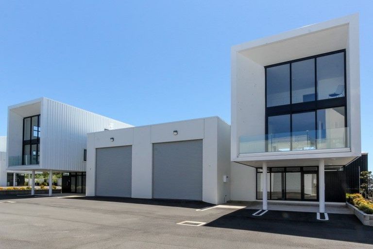 Photo of property in 8/86 Hurlstone Drive, Waiwhakaiho, New Plymouth, 4312