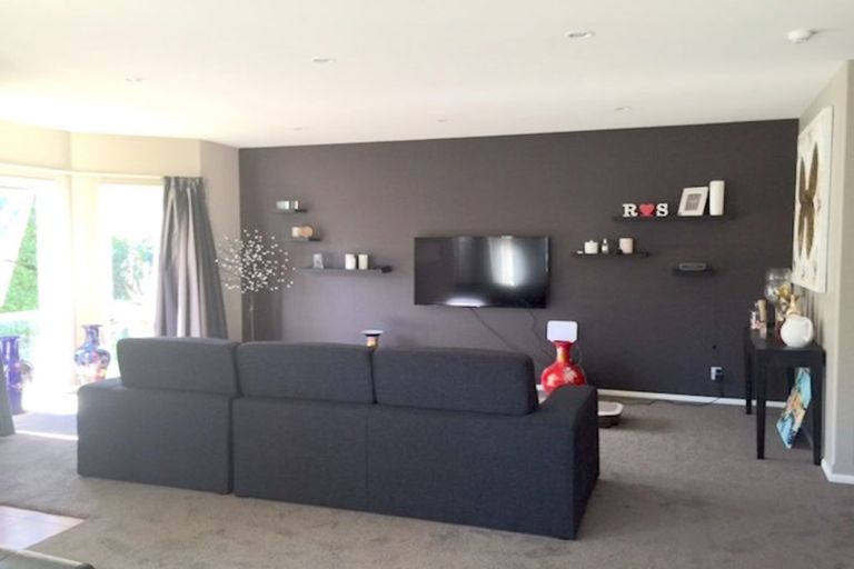 Photo of property in 33 William Dawson Crescent, Wigram, Christchurch, 8025