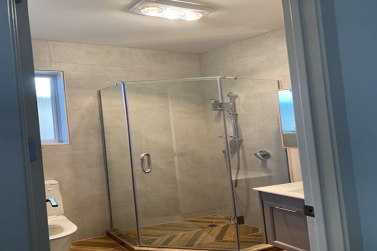 Photo of property in 16 Cloonlyon Drive, Flat Bush, Auckland, 2019