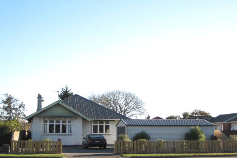 Photo of property in 195 Main North Road, Redwood, Christchurch, 8051