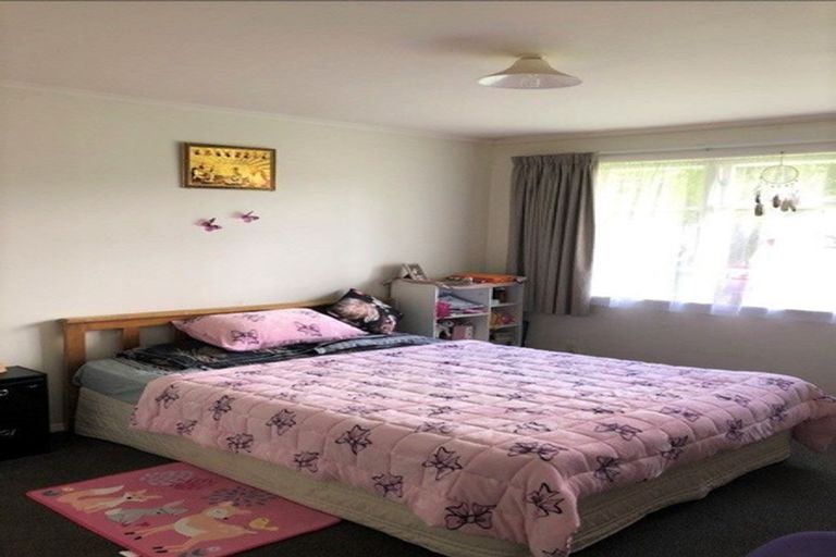 Photo of property in 1/1123 Fergusson Drive, Clouston Park, Upper Hutt, 5018