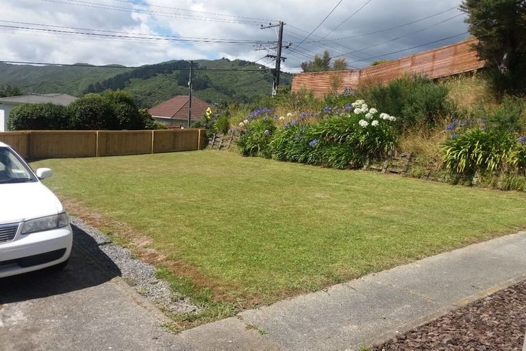 Photo of property in 27 Fraser Street, Wainuiomata, Lower Hutt, 5014