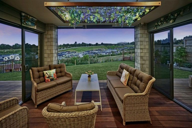 Photo of property in 8 Kiritiana Close, Pyes Pa, Tauranga, 3112