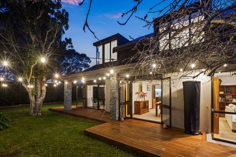 Photo of property in 1 Maygrove Drive, Orewa, 0931