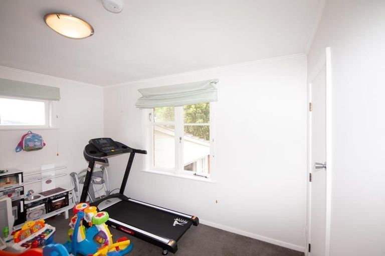 Photo of property in 11 Braemar Terrace, Johnsonville, Wellington, 6037