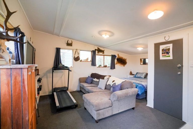 Photo of property in 56 Mason Road, Seaward Bush, Invercargill, 9871