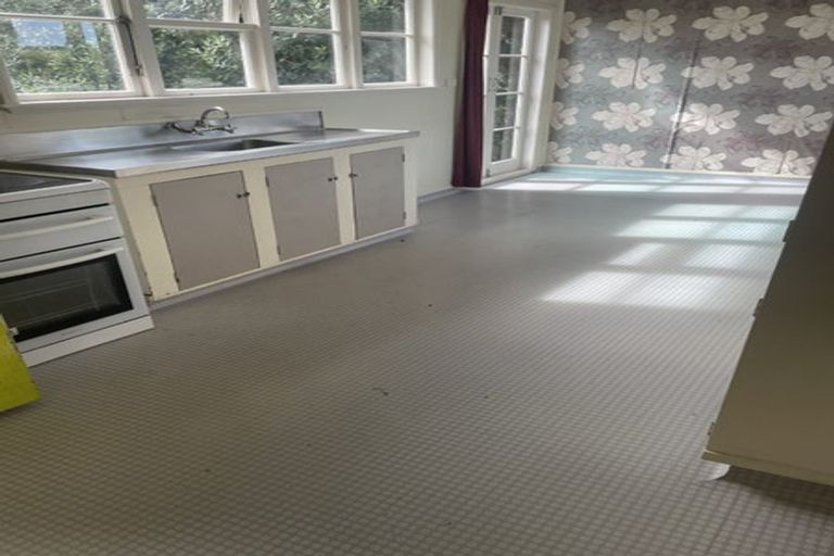 Photo of property in 3 Evans Road, Glen Eden, Auckland, 0602