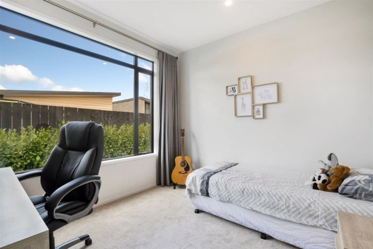 Photo of property in 6 Leadership Crescent, Papakura, 2110