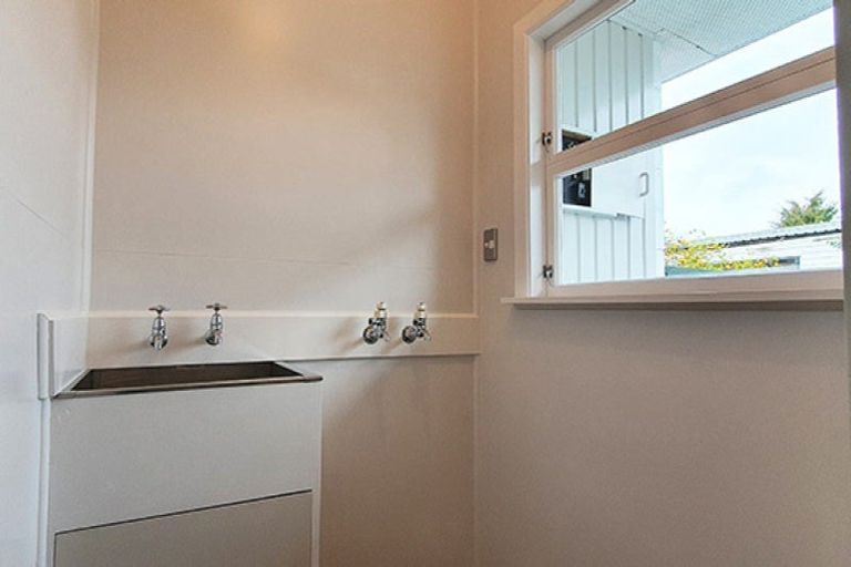 Photo of property in 72f Queen Street West, Levin, 5510