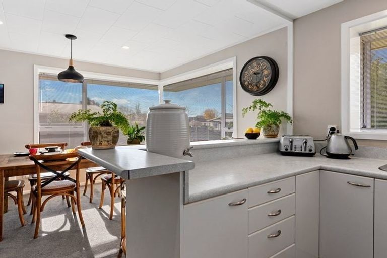 Photo of property in 43 Glenharrow Avenue, Avonhead, Christchurch, 8042