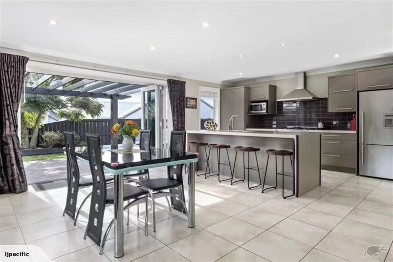 Photo of property in 2 Hansard Place, Bethlehem, Tauranga, 3110