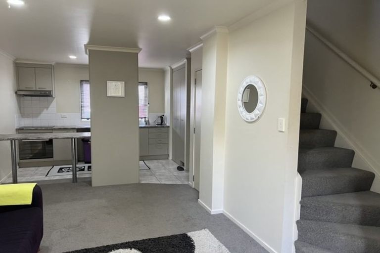 Photo of property in 7/4 Keeling Road, Henderson, Auckland, 0612