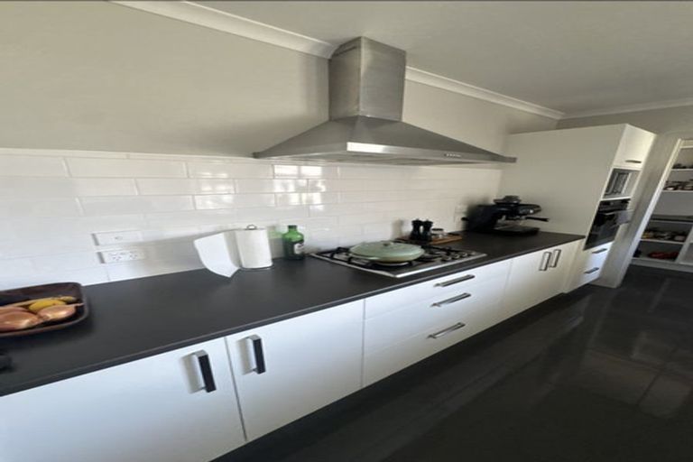 Photo of property in 28 Chalgrove Road, Huntington, Hamilton, 3210