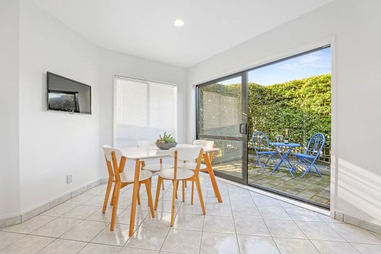 Photo of property in 77 Harvey Street, Waipahihi, Taupo, 3330